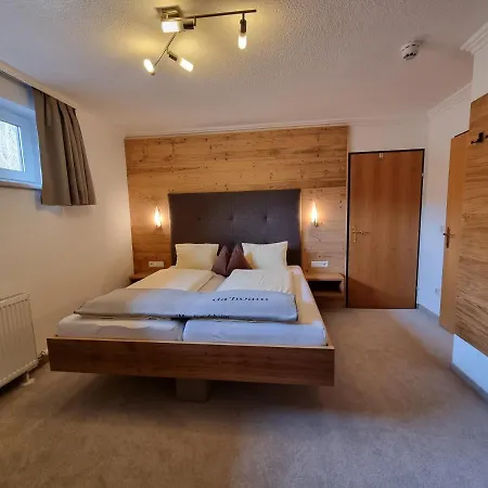 Kristall Guest house *