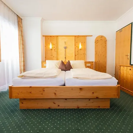 Kristall 3* سخلادميخ